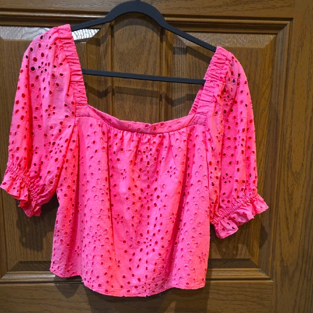Eyelet Top Size Medium